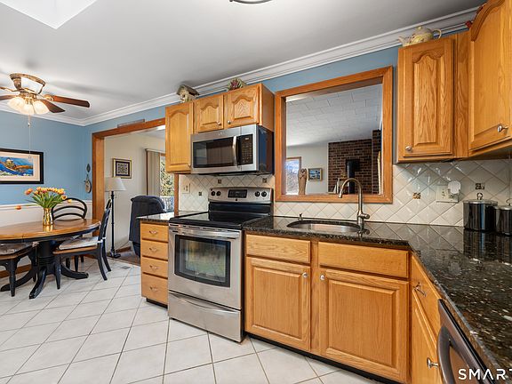 4th image of 49 Stannard Avenue