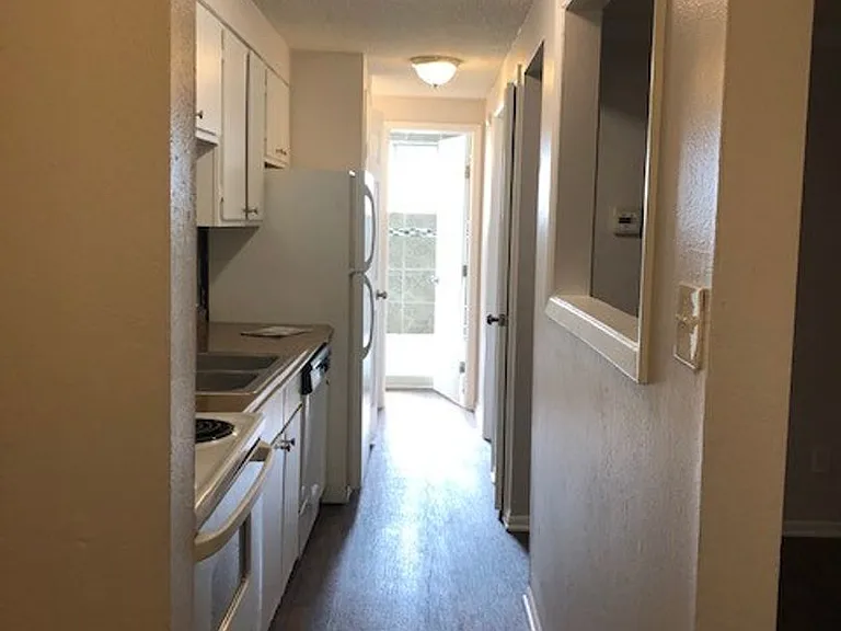 3425 S Marion St — Photo 8