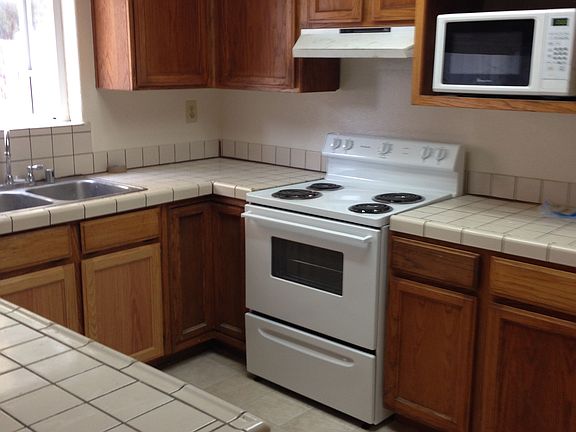 4th image of 1448 Diamond St