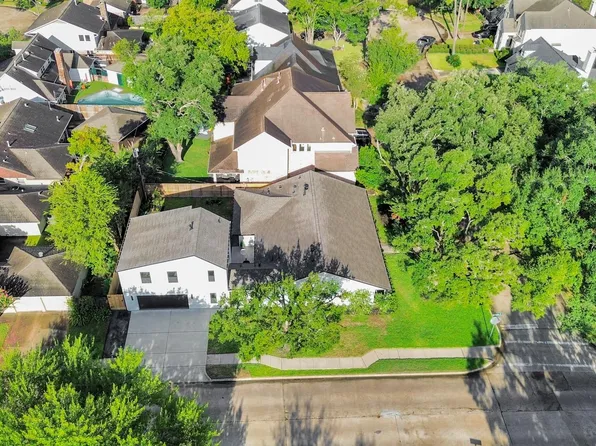 12503 Barryknoll Ln, Houston, TX 77024