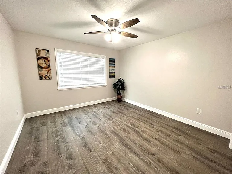 912 La Jolla Ave — Photo 19