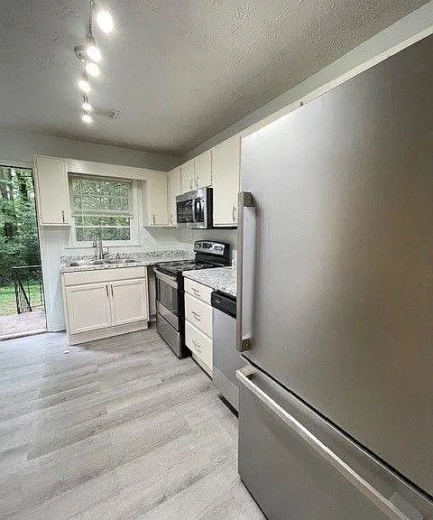 665 Barnes Dr SW #3 — Photo 3