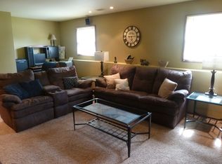 2821 Old Kent Dr, Joliet, IL 60435