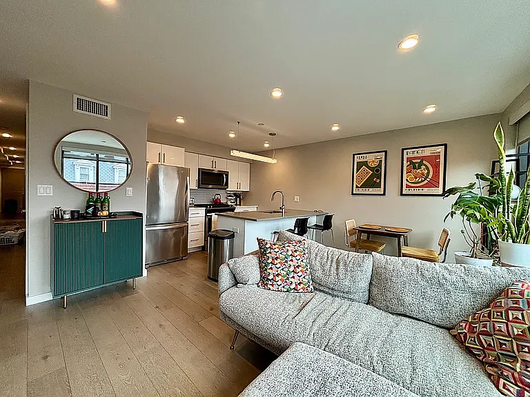 244 Hanover St #510 — Photo 4