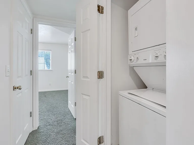 419 N 500 E #103 — Photo 9