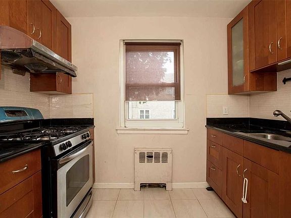 5th image of 7004 Kissena Blvd #17A