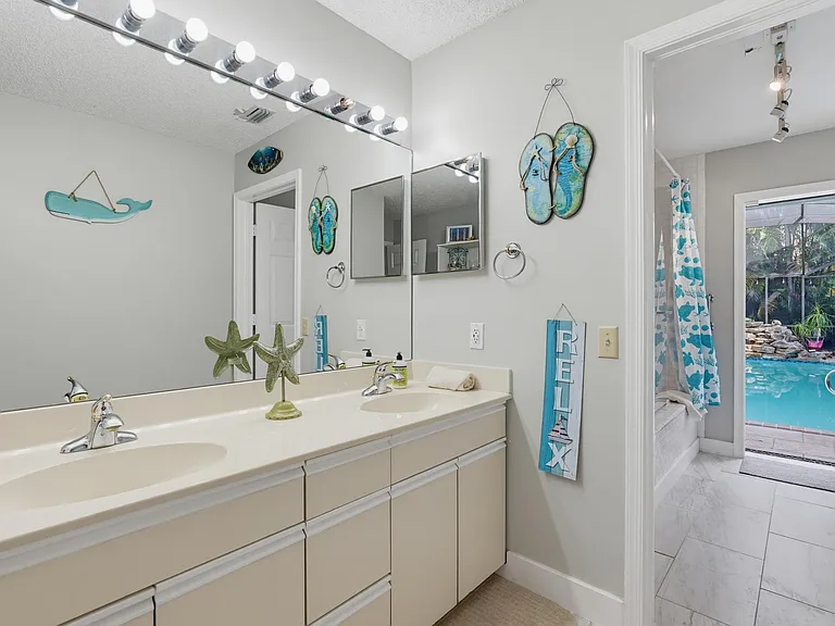 1619 Wiltshire Village Dr — Photo 24
