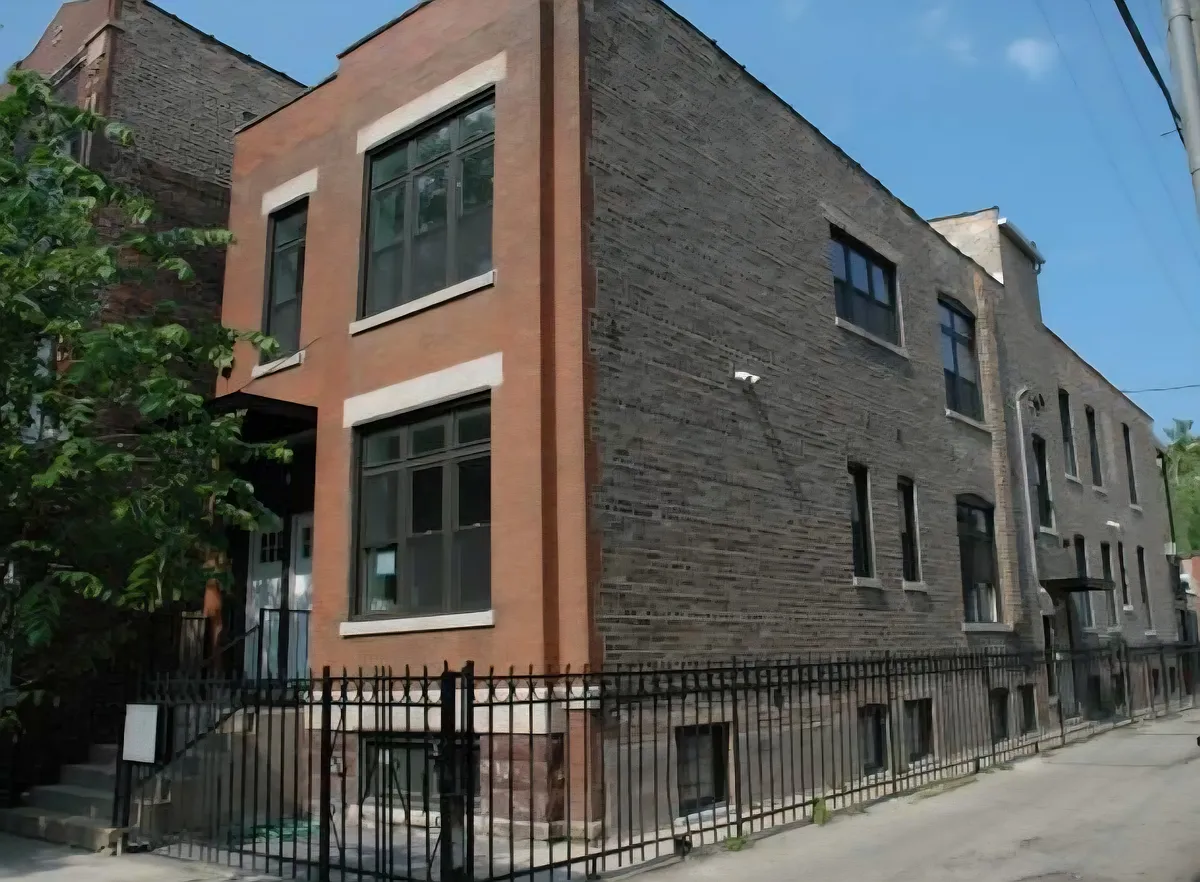 Building Photo - 1013 N Marshfield Ave #2R