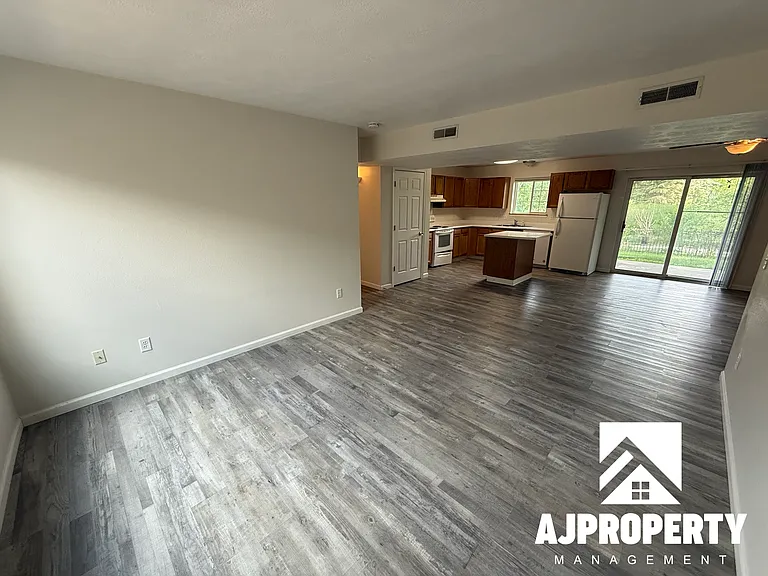 931 S Newcomb Ave #1 — Photo 1