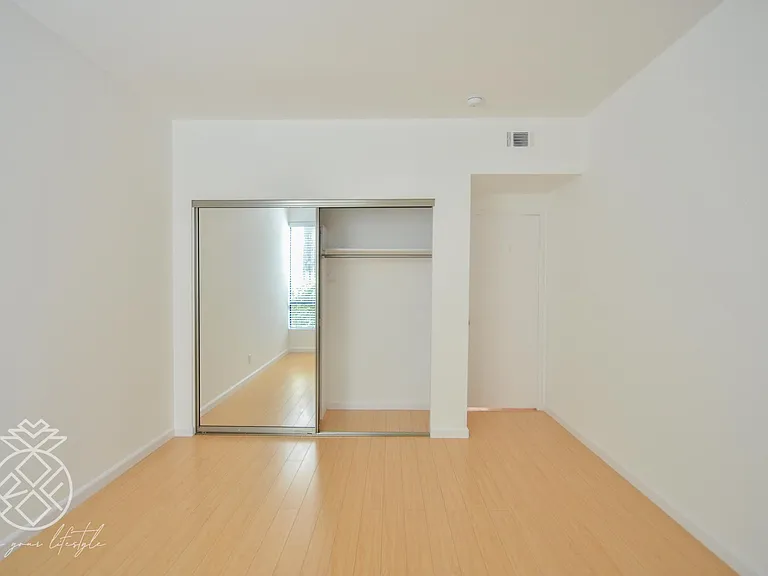 1727 Glendon Ave #104 — Photo 40