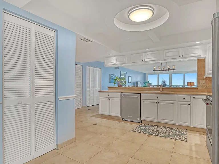 401 Highway A1A #114 — Photo 14