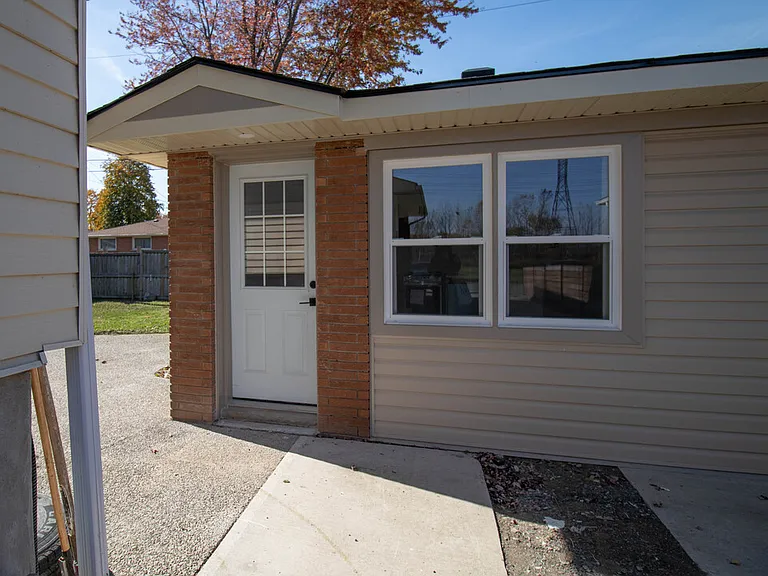 184 Bradley Ave #3 — Photo 9