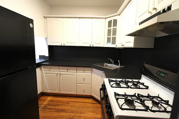 Rented by Bohemia Realty Group | media 16