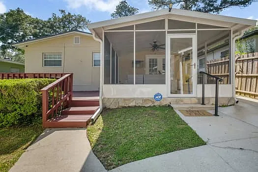 3 bed, 1.0 bath, 1176 sqft, $1,495 — Photo 4