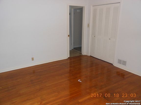 5th image of 227 Clearview Dr