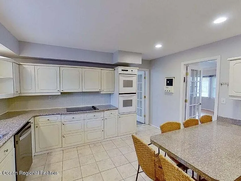 743 Shrewsbury Ave — Photo 3