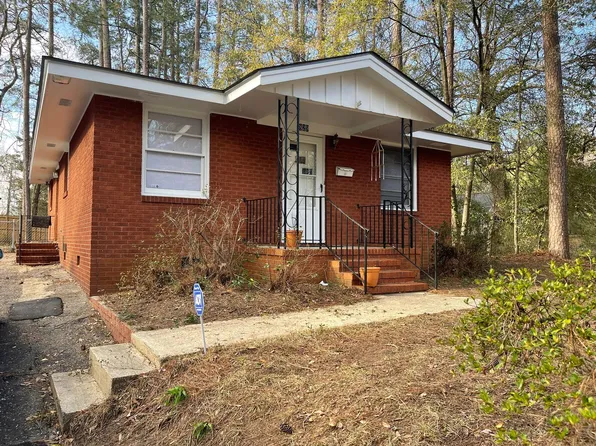 829 W Rowan St, Fayetteville, NC 28301