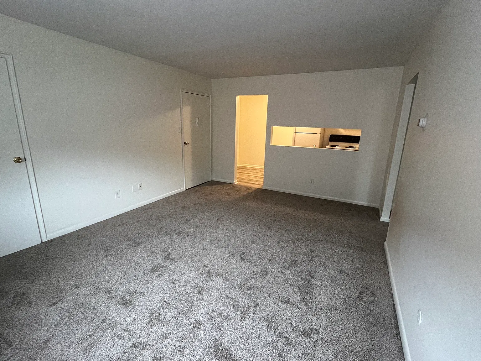 2 bed, 750 sqft, $1,705 — Photo 3