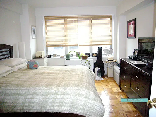 Sold by Barshay Brokerage | media 12