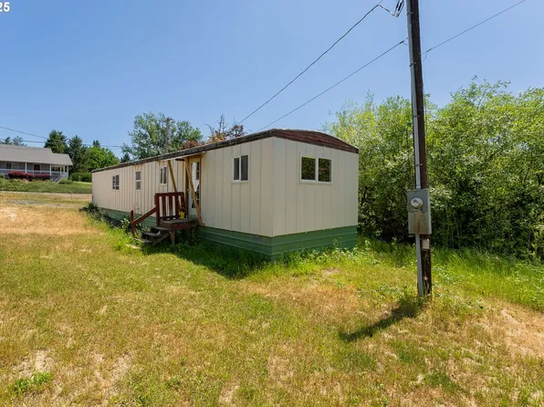 311 NE 2nd St, Oakland, OR 97462