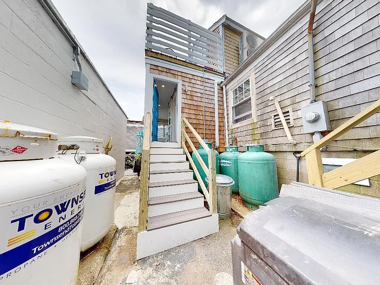 17 Mount Pleasant St — Photo 47
