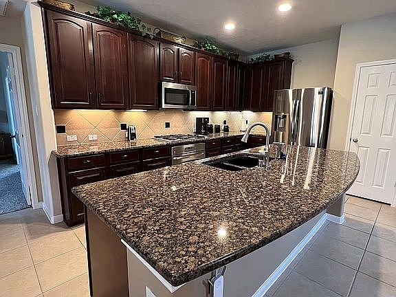 5th image of 26215 Southern Glen Ln