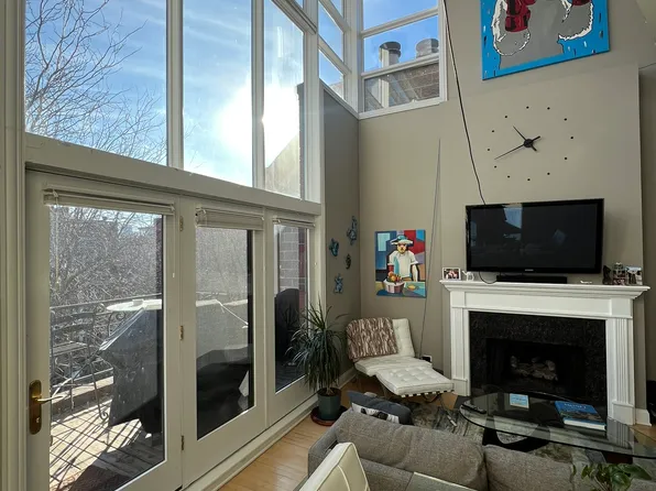 (undisclosed Address), Chicago, IL 60622