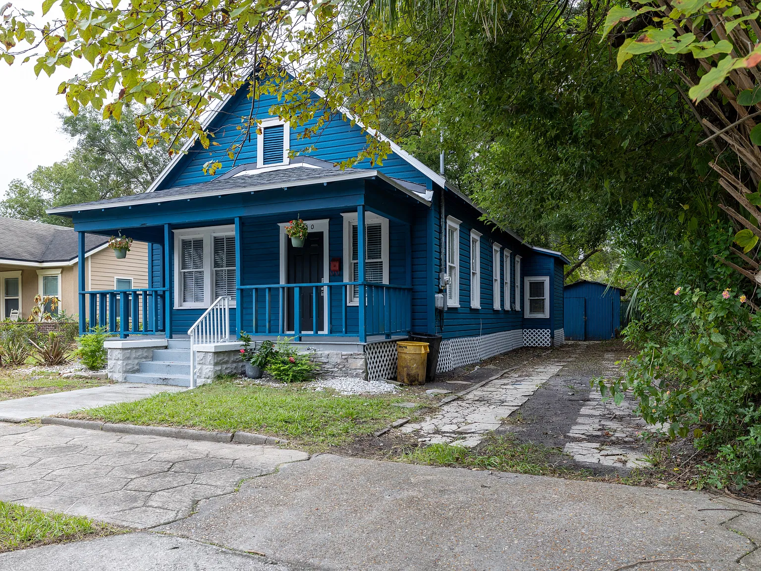 1050 East 11th Street — Photo 3