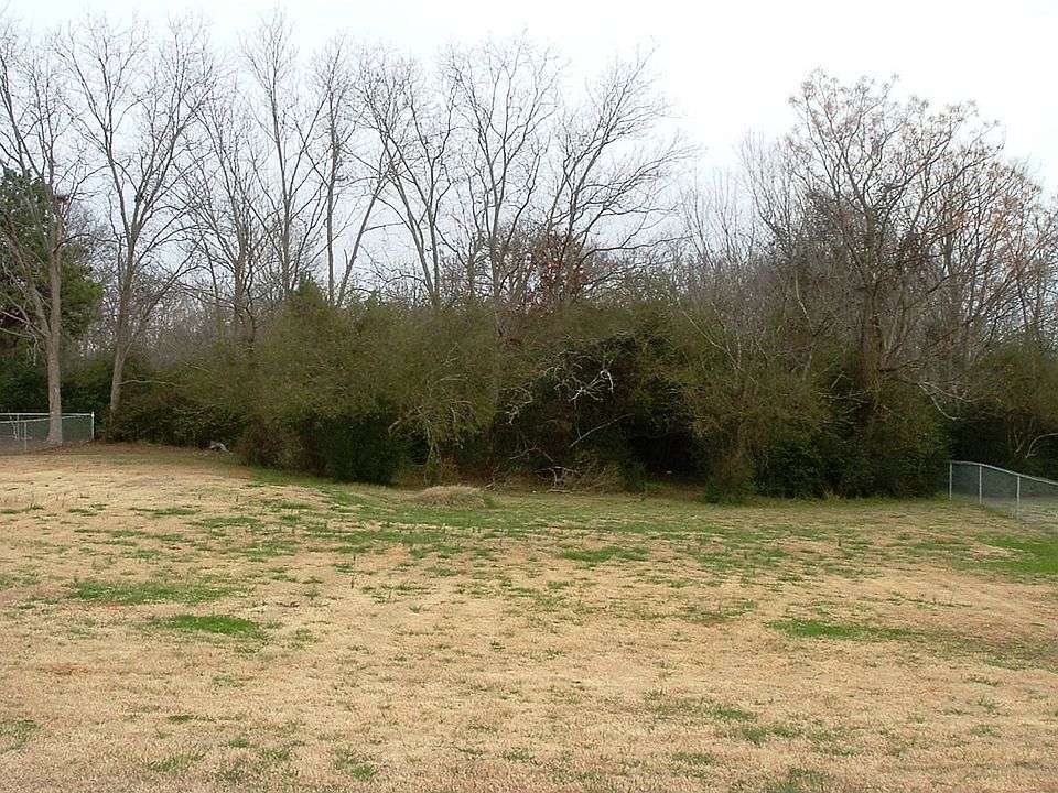 2nd image of 316 Simeon Rd