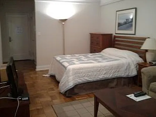 Rented by RELO REDAC INC. | media 16