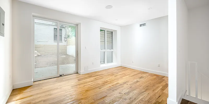 Rented by T&P Property Development, LLC | media 10