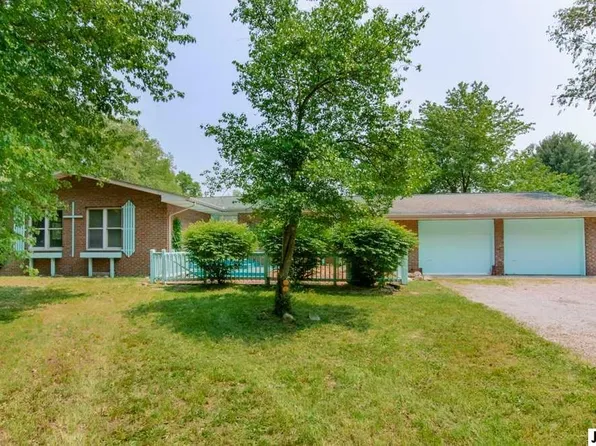 7485 Cain Rd, Jackson, MI 49201