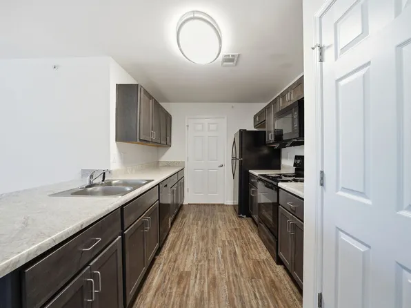 Crescent Villas, 2424 N Hoffmeyer Rd #215, Florence, SC 29501