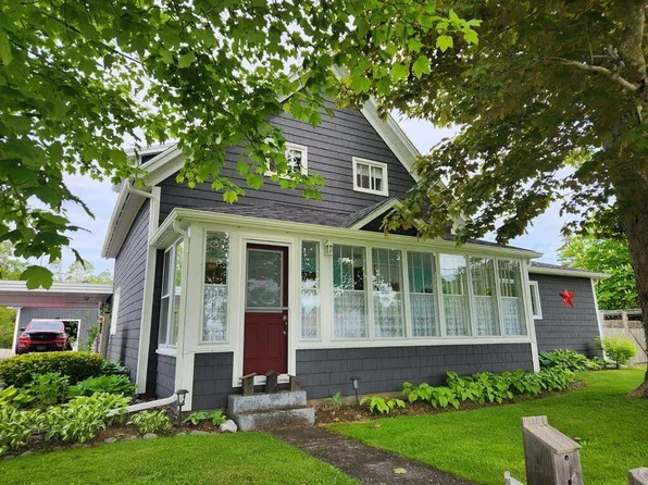 327 Brighton Rd, Lockeport, NS B0T 1L0