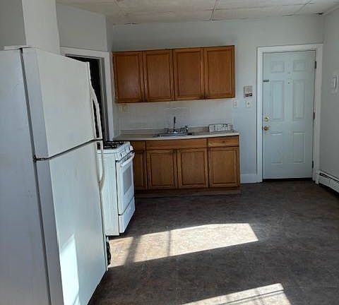 2nd image of 387 Avenue C APT 6