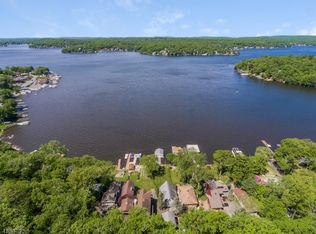 75 Castle Rock Rd, Lake Hopatcong, NJ 07849