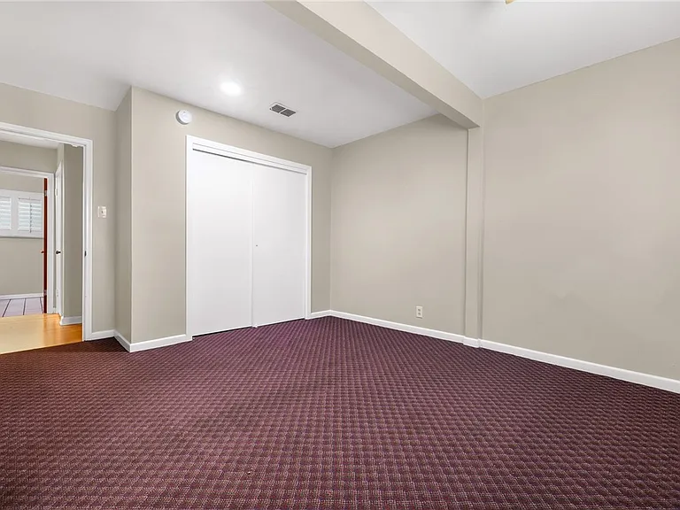 1226 Zarsky Dr — Photo 17