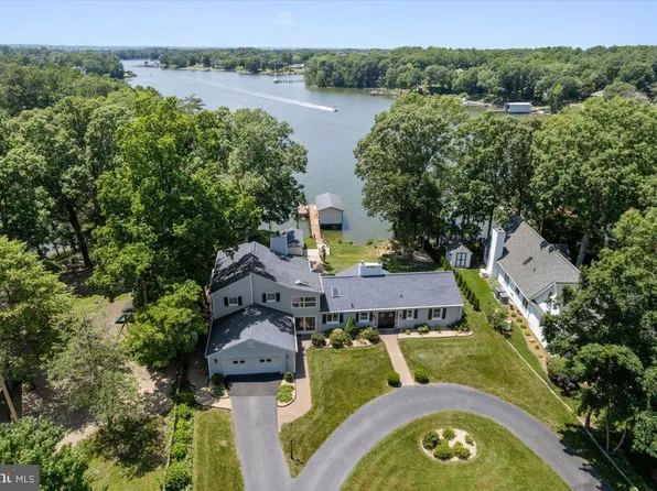 194 Harbor Dr, Lusby, MD 20657