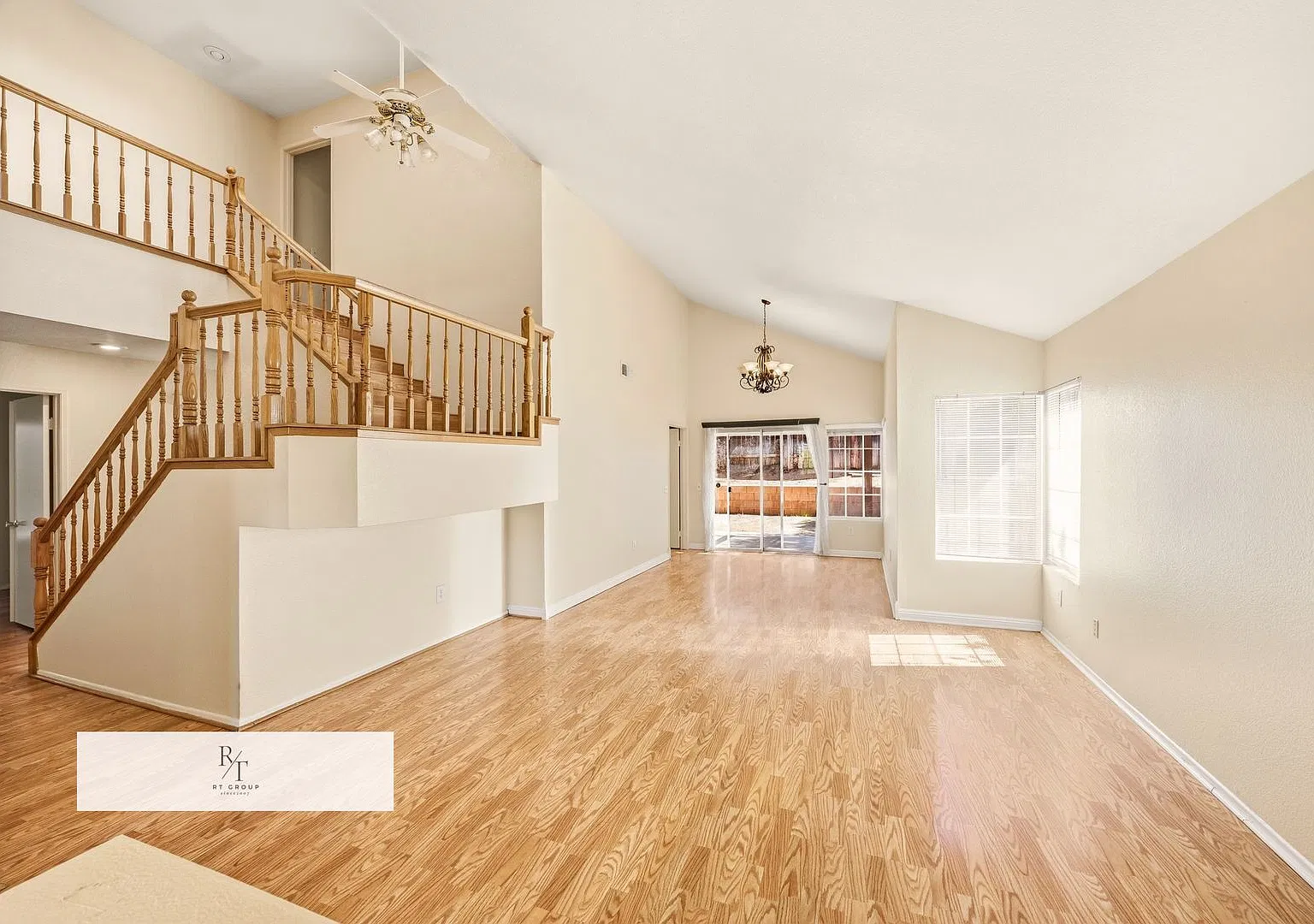 Beautiful 5-bedroom, 3-bathroom home located in the quiet and beautiful Sunnymead Ranch community... — Photo 2