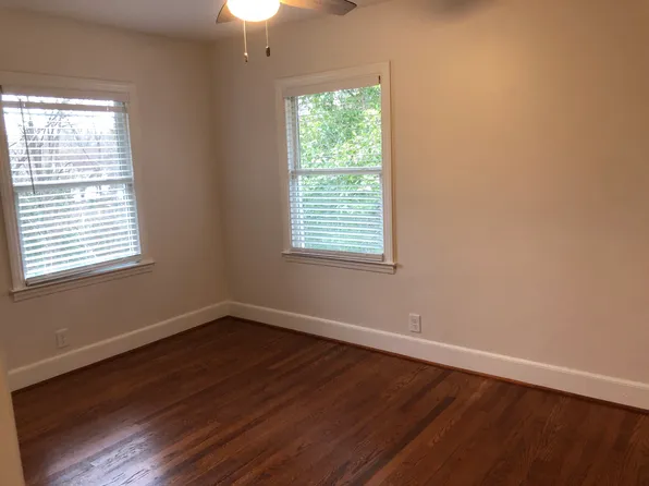 1122 W Knox St, Durham, NC 27701
