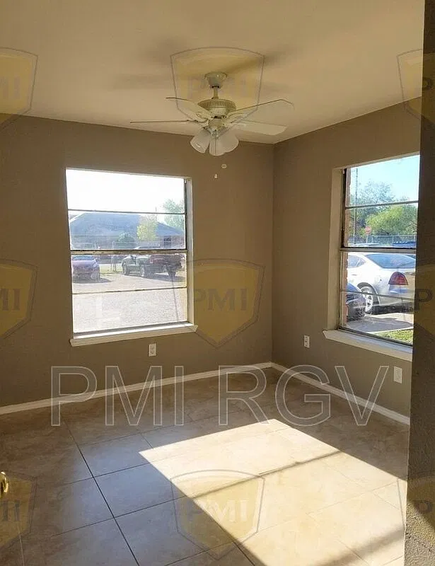2 bed, 1.0 bath, $575 — Photo 3
