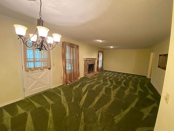 4th image of 2221 Sycamore Ave