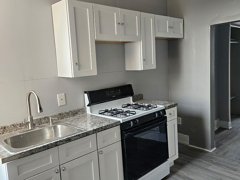 Newly renovated full kitchen