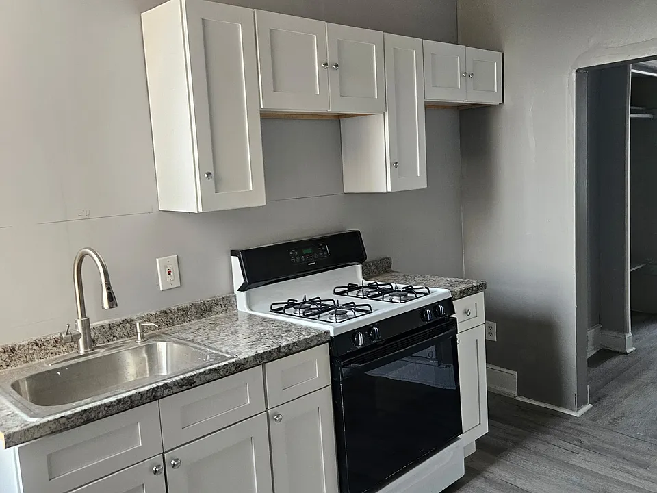 Newly renovated full kitchen
