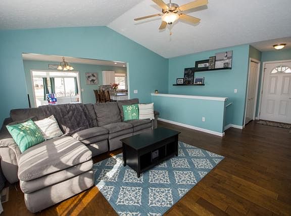 4th image of 53891 Marshall Dr E