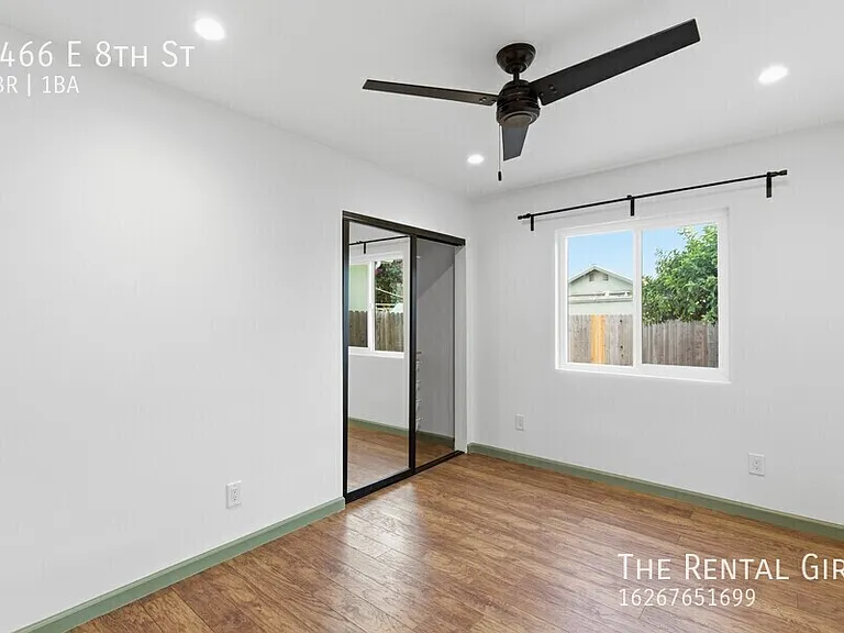 3466 E 8th St — Photo 19