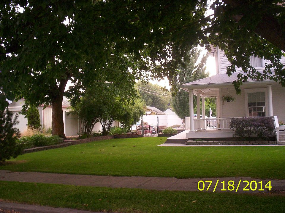 1st image of 904 8th St