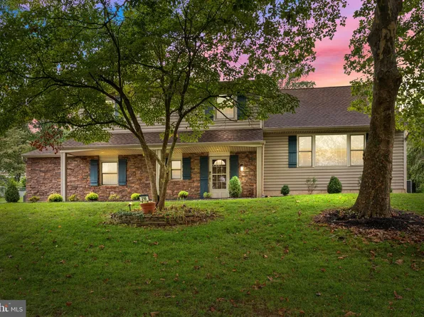 216 Buttonwood Dr, Langhorne, PA 19053