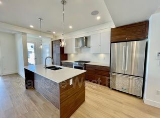 832 Grenfell Ave UNIT 3, Kelowna, BC V1Y5J4