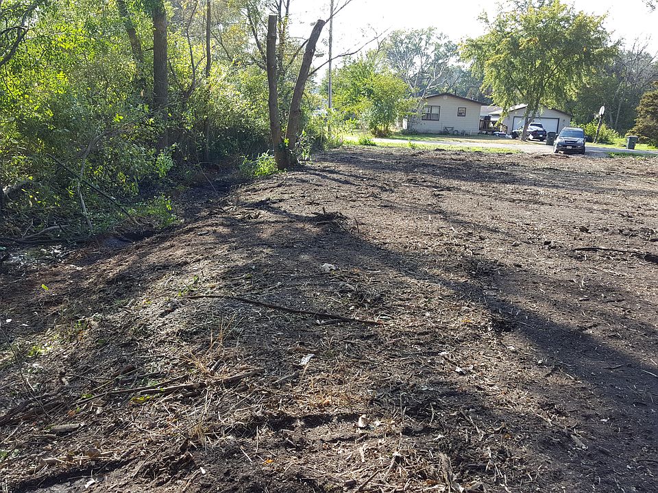 2nd image of 492 Chapel Ave
